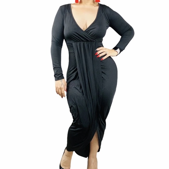 Black Goddess Dress: S-2X - Picture 2 of 4